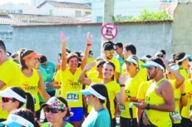 CORREDORES DA 3ª IDADE DÃO EXEMPLO