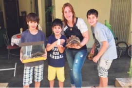 FAMÍLIA MANTÉM UM VERDADEIRO ZOOLÓGICO EM CASA: 85 ANIMAIS