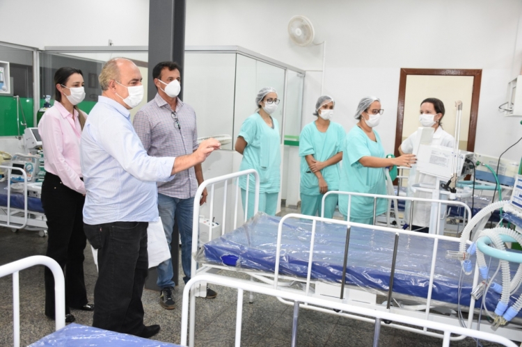 TREINAMENTO DE PROFISSIONAIS DA SAÚDE