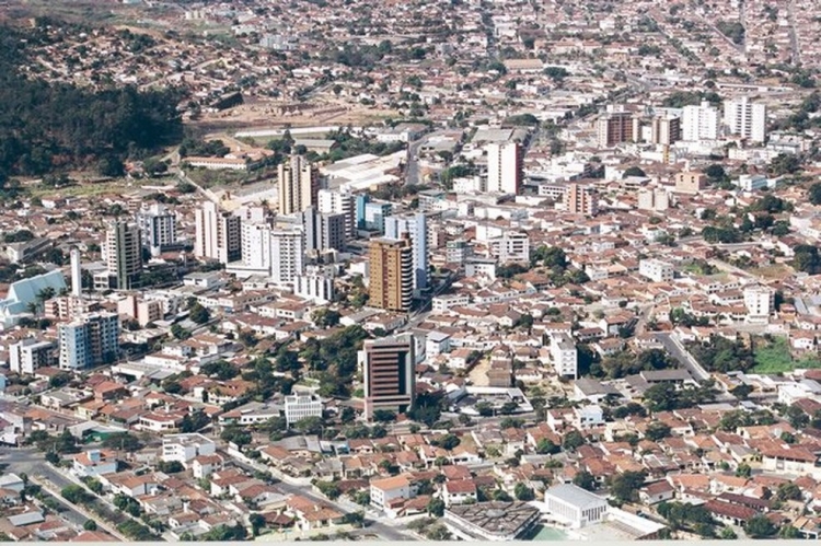 PARÁ DE MINAS SOBE PARA O NÍVEL 3 DE COVID-19