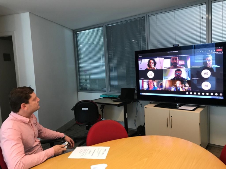 EMPRESÁRIOS UNIDOS PELA CADEIA PRODUTIVA DA COMUNICAÇÃO