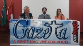 Jornal debate corrupção