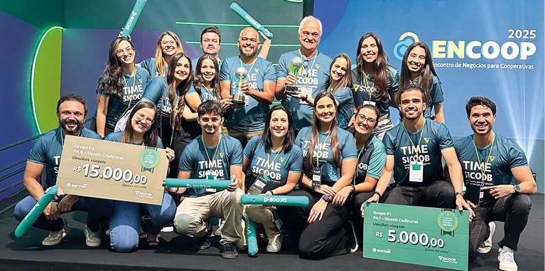 CREDIRURAL FECHA O ANO COM CHAVE DE OURO