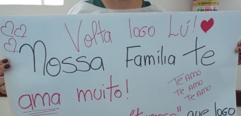 PACIENTE COM COVID COMEMORA ANIVERSÁRIO COM
VIDEOCHAMADA PARA A FAMÍLIA