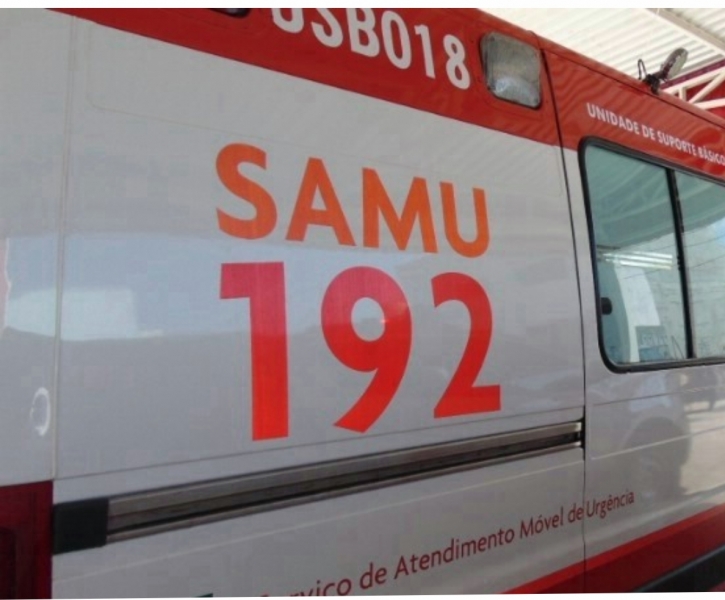 MOTO ATROPELA E FERE MULHER, NA AVENIDA