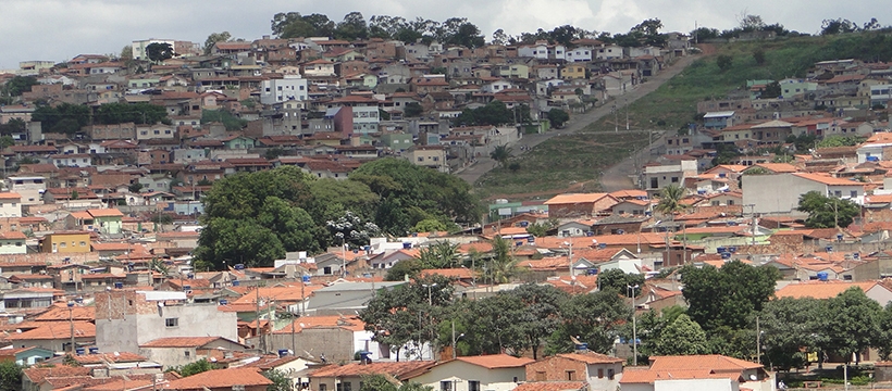 GAROTOS AINDA E PRATICANDO TRÁFICO DE DROGAS